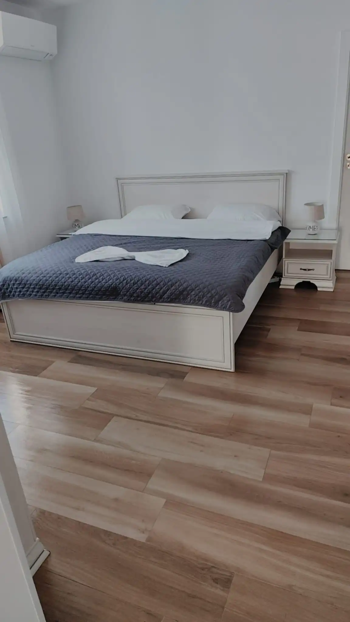 Dupa: camera pregatita pentru check-in, curatenie regim hotelier Bucuresti