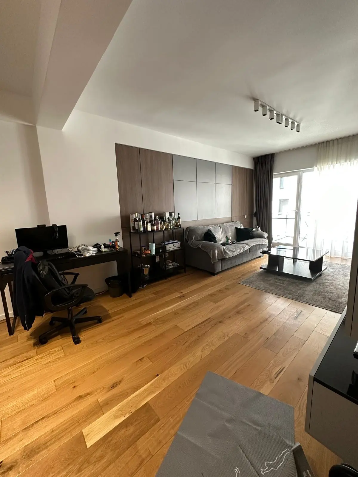 Living după curățenie la domiciliu realizată de Real Cleaning